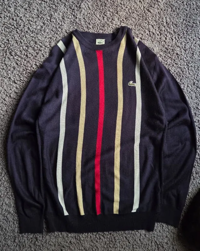 Sweater Lacoste azul a rayas